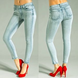 J Brand 28 Skinny Jeans